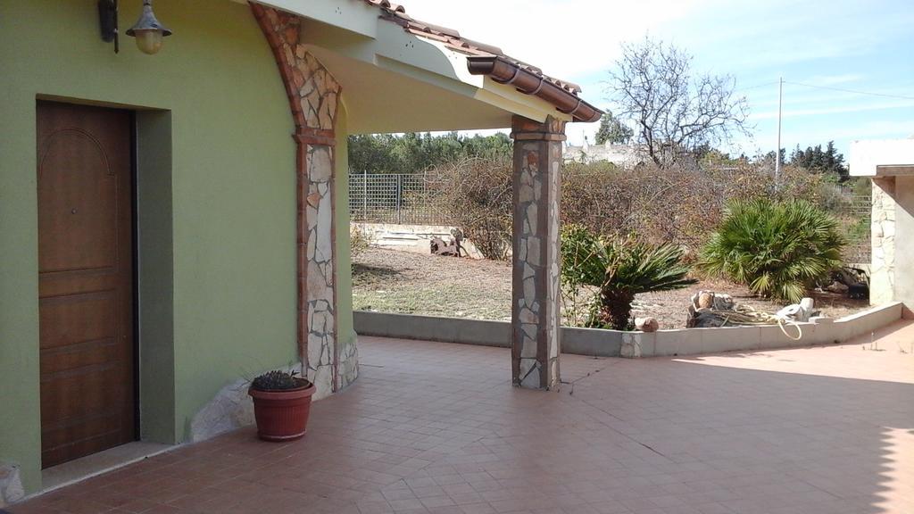Villa Renzo E Lucia Sant Isidoro  Екстериор снимка