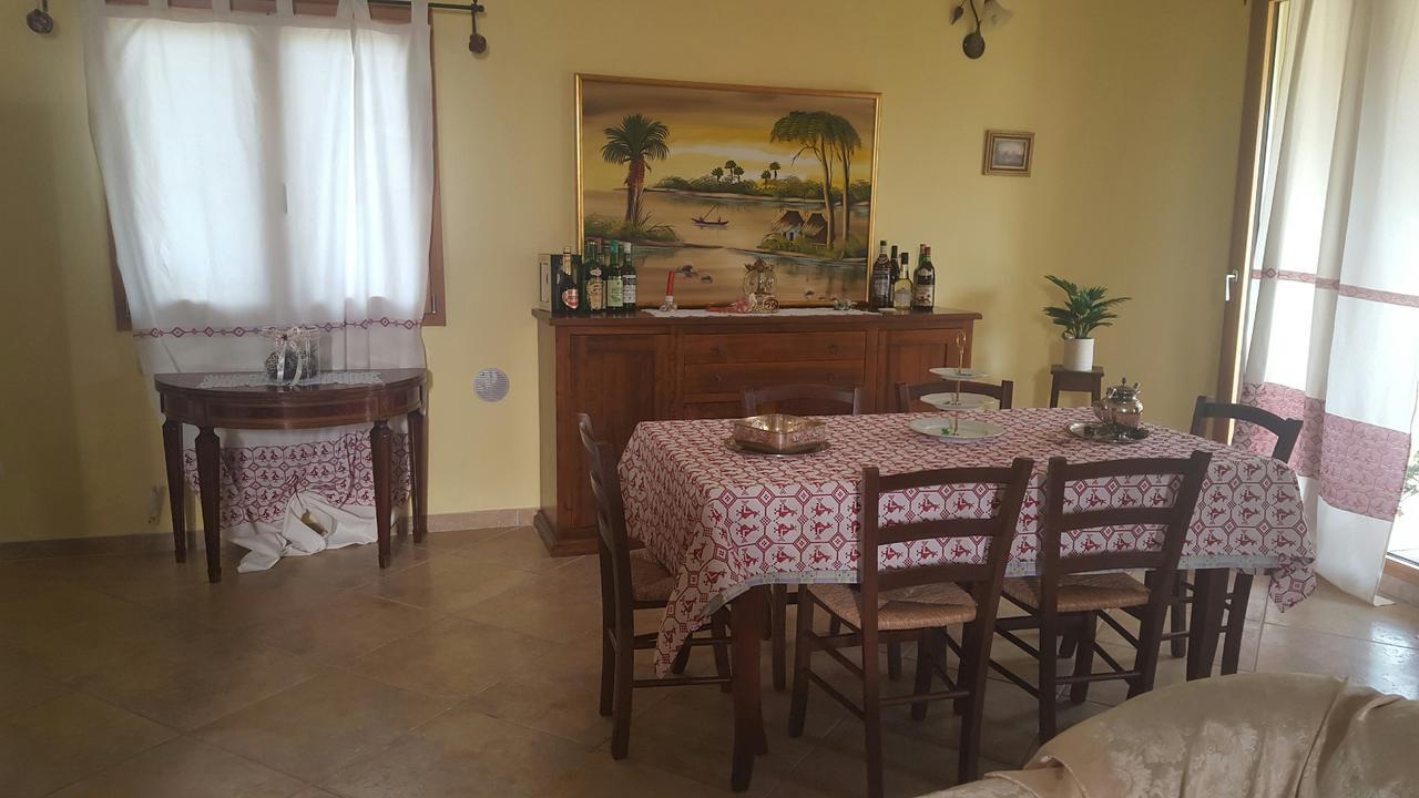 Villa Renzo E Lucia Sant Isidoro  Екстериор снимка