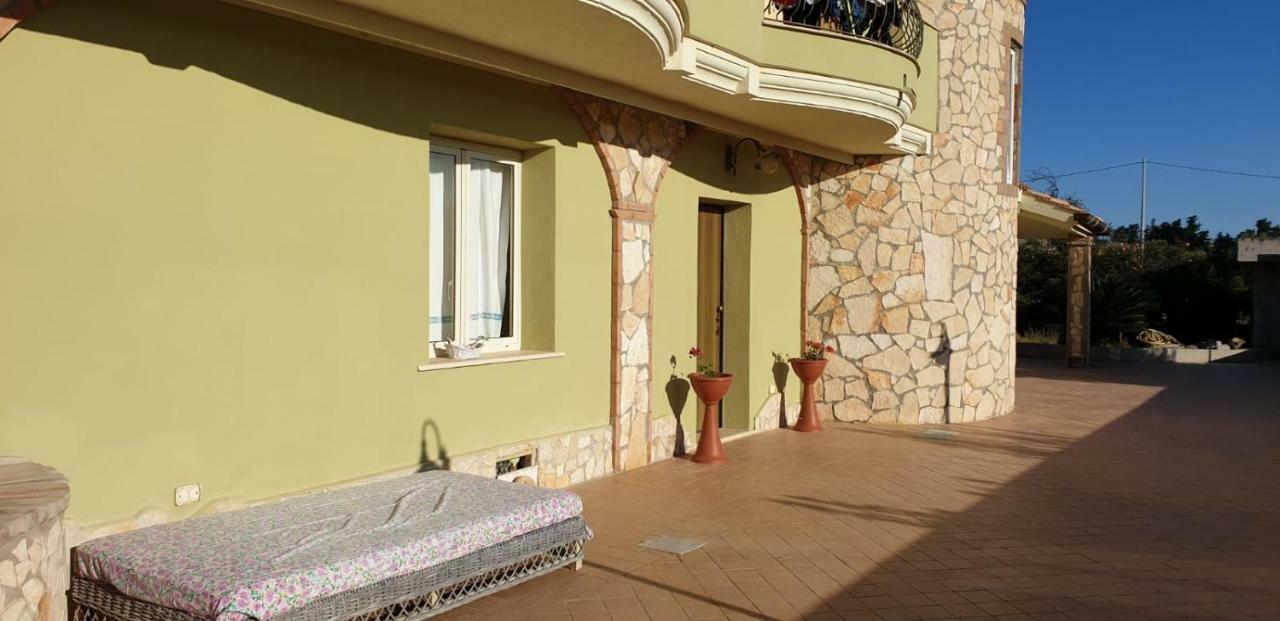 Villa Renzo E Lucia Sant Isidoro  Екстериор снимка
