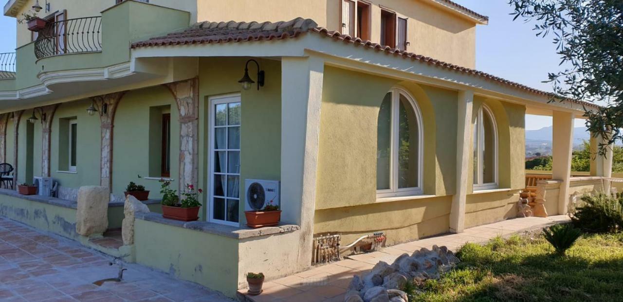 Villa Renzo E Lucia Sant Isidoro  Екстериор снимка