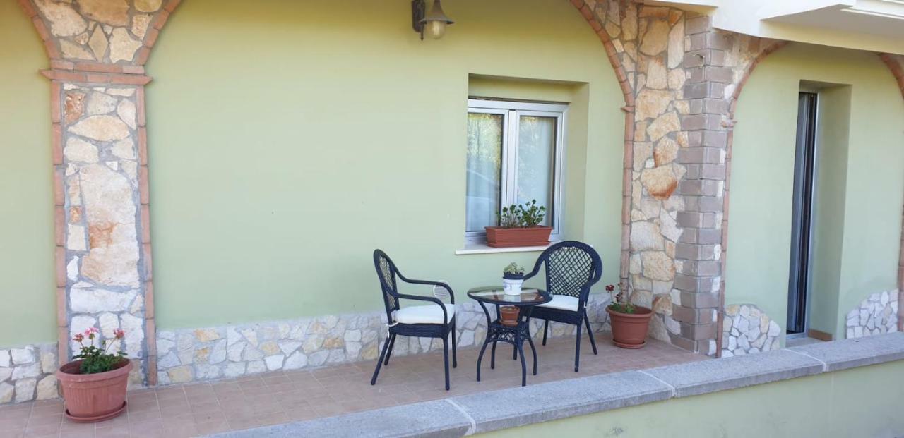 Villa Renzo E Lucia Sant Isidoro  Екстериор снимка