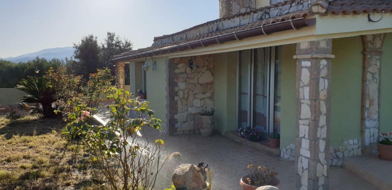 Villa Renzo E Lucia Sant Isidoro  Екстериор снимка