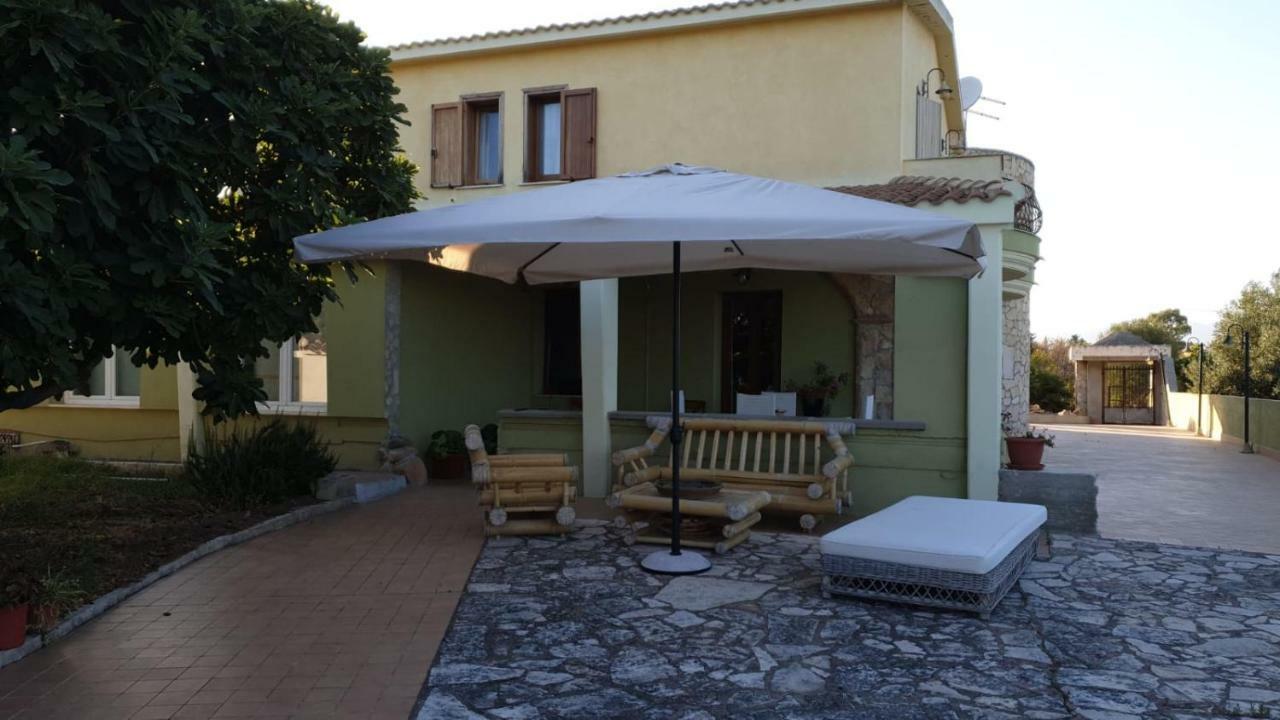 Villa Renzo E Lucia Sant Isidoro  Екстериор снимка